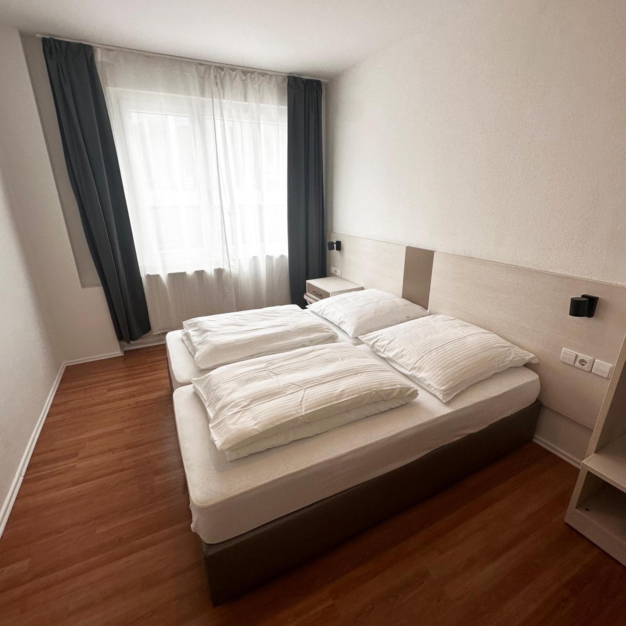 Benztown Hotel Gaestehaus Штутгарт Экстерьер фото